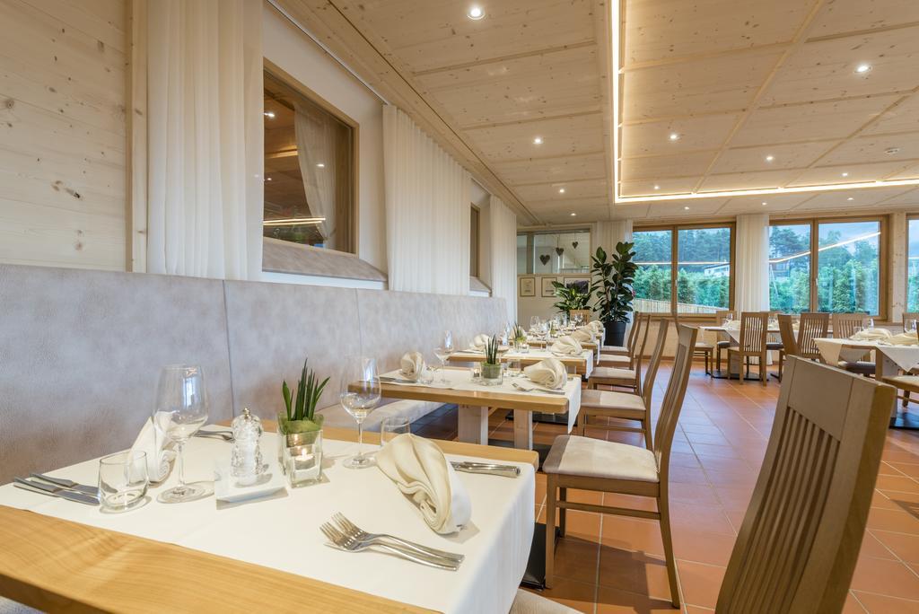 Natz-Schabs Hotel Jonathan מראה חיצוני תמונה